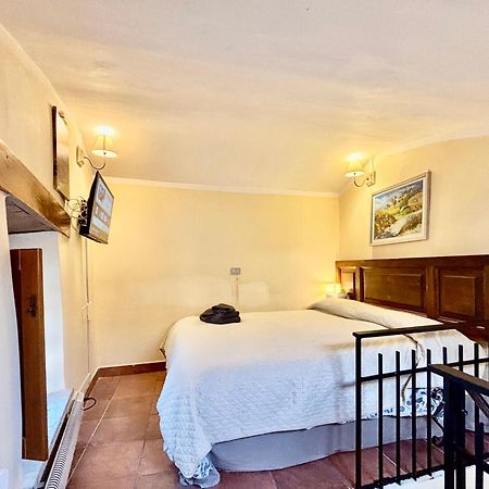 Red House Apartment Gubbio Exterior foto