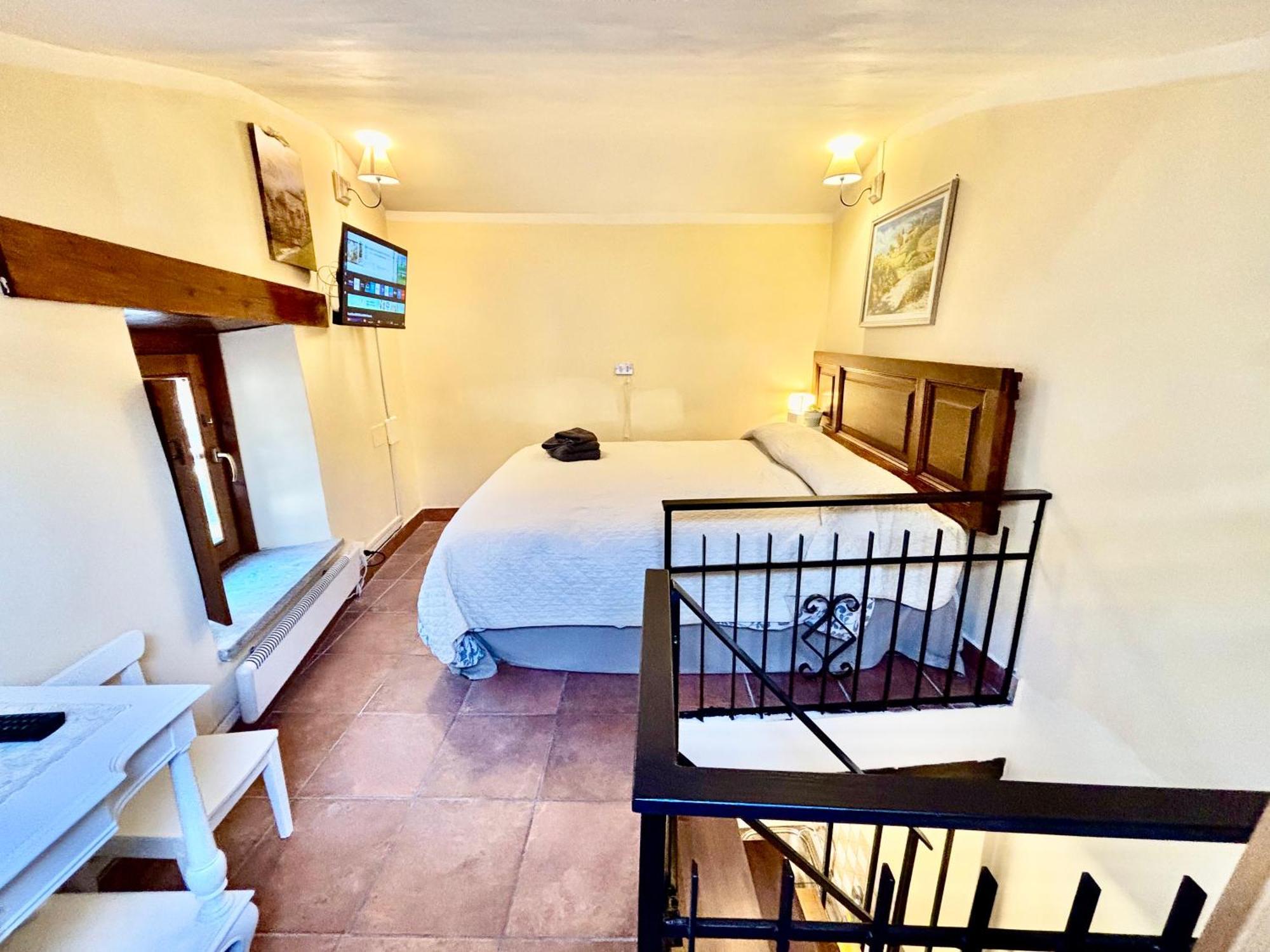 Red House Apartment Gubbio Exterior foto