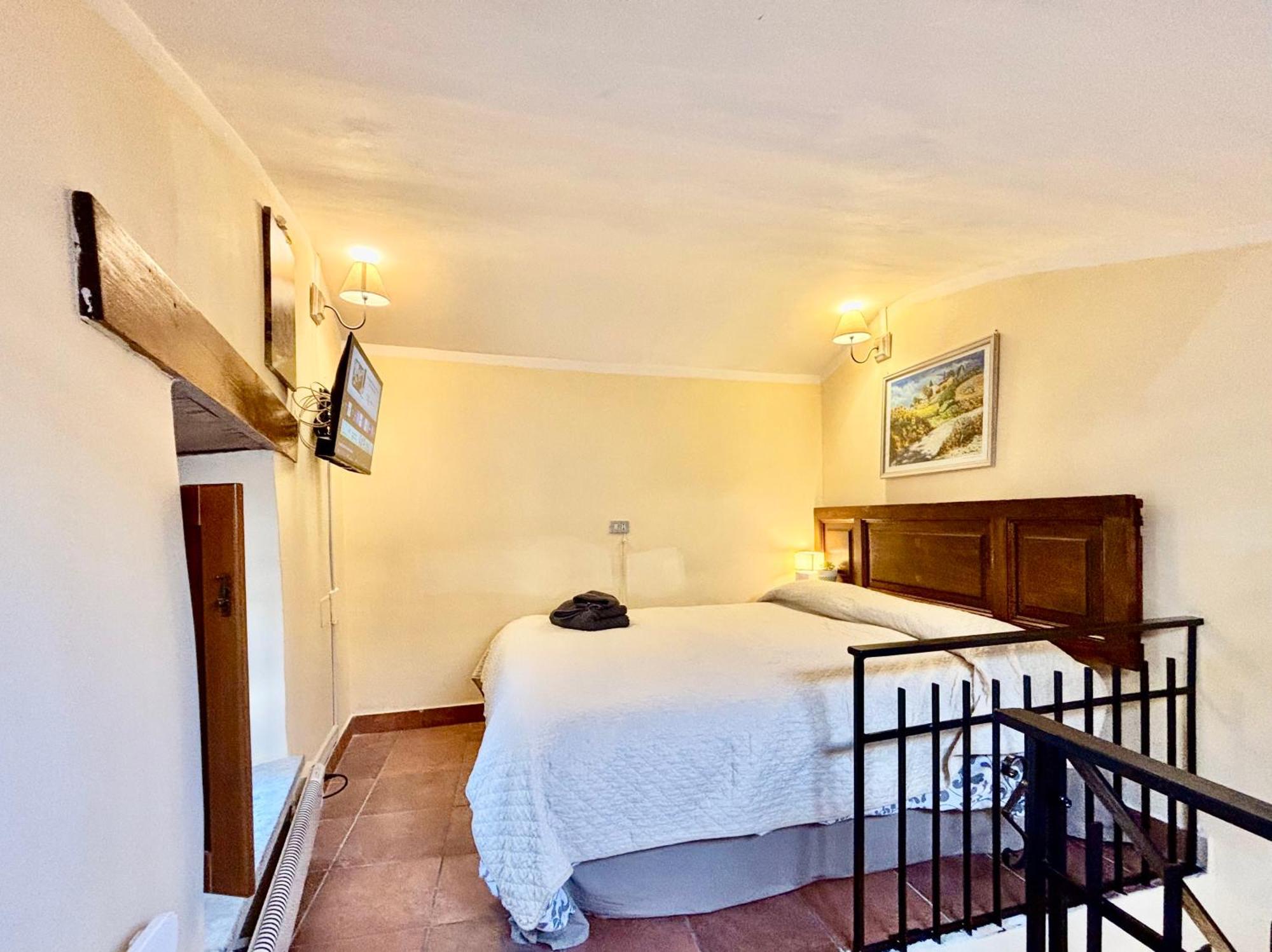 Red House Apartment Gubbio Exterior foto